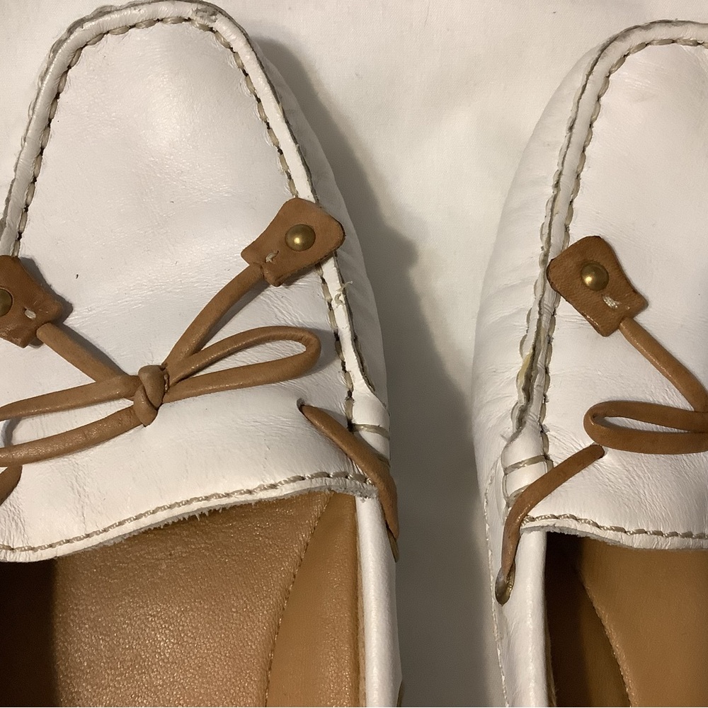 Clarks Women's White and Tan Loafers - Picture 5 of 8